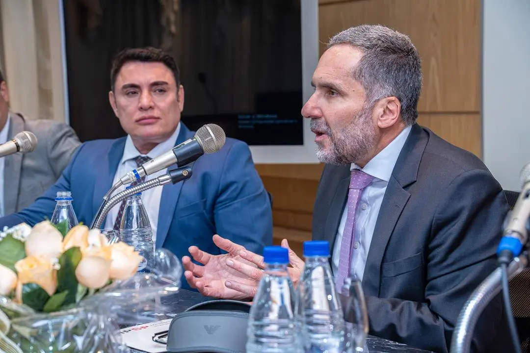 procurador-geral-falando-ao-microfone