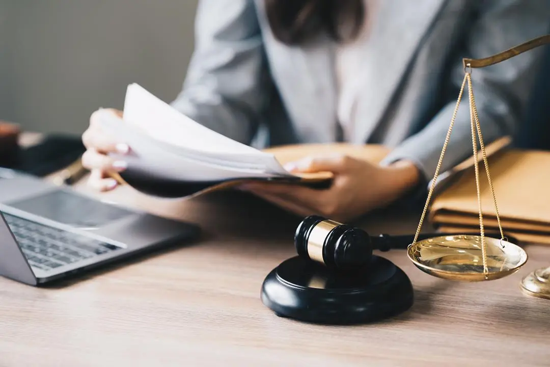 profisisonal-estudando-para-a-pos-em-pericia-civil-e-auditoria-odontologica