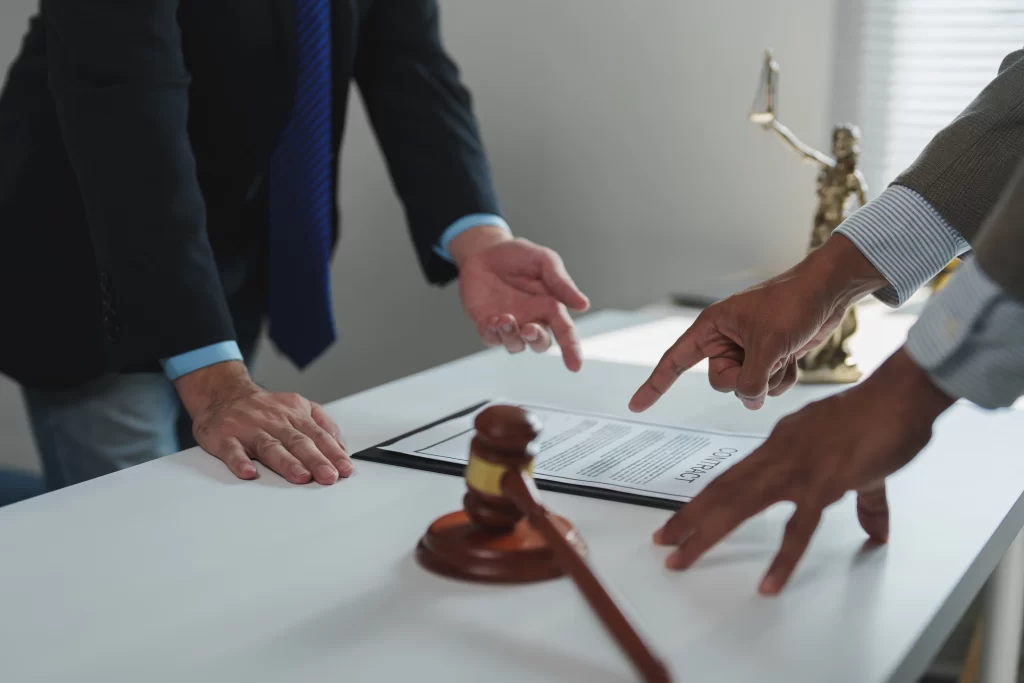 Foto-referente-Direito-Contratual-2